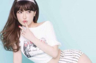 平子理沙さん美しいくびれセクシーショットを披露も2ch荒れる「修正しすぎ」