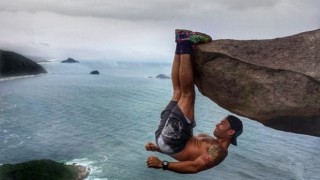 断崖絶壁で危険なトレーニングをする命知らずな男性が話題に（画像） / ブラジル