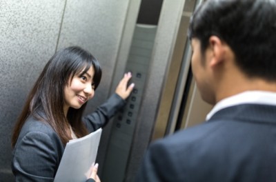 男がエレベーターに乗ったら通報される事案ｸﾙ━(｡Ａ｡)━!「エレベーターで男性と二人にならないで…」大阪府警ツイートが話題に