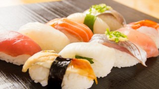 寿司を食べる順番で育ちが分かる？最初のネタ巡ってネットで議論沸騰！