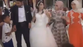 トルコ 結婚式でテロ 爆発の瞬間映像