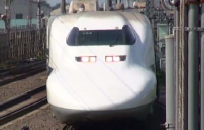 新幹線こだま運転士 足上げ運転の瞬間画像 → 2chの反応
