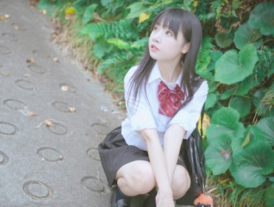 3次元離れした中国コスプレ美少女アイドル小柔SeeUちゃん新作が完全にゲームCGキャラ