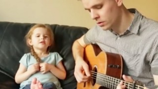 圧倒的表現力と歌唱力が話題の4歳の女の子の動画 パパも凄い件