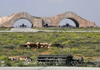 ミサイル攻撃を受けたシリア基地の写真に確かに例のモノが → 画像