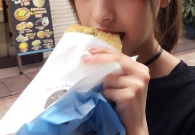 涙ぐんでるＡＶ女優がめっちゃ可愛い＜桃乃木かな＞美人すぎるOL姿ほか画像