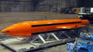 米軍、史上最強の爆弾を使用 ※動画「MOAB（大規模爆風爆弾兵器」