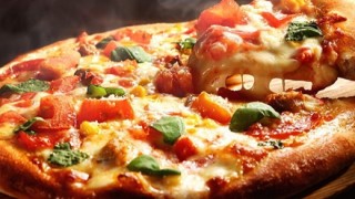 【画像】世界一デカいピザ、想像の10倍はデカい【→】