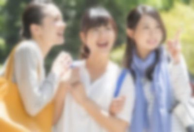 【動画】女子大学生達が集団でチー牛をからかう動画がヤバいwwwwwwwwwww