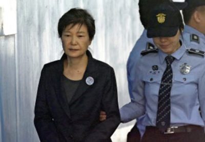 朴槿恵前大統領『懲役２４年』は適切か…韓国の世論調査結果