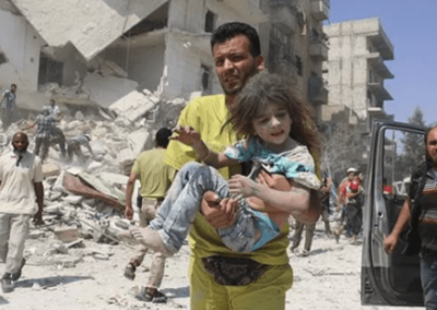 CNNが報じる「シリアで救出される少女」が毎回同じだと話題に →画像