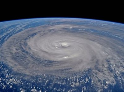 【沖縄被害状況】「台風２４号過ぎるまで表に出ないで」大阪府知事が緊急会見