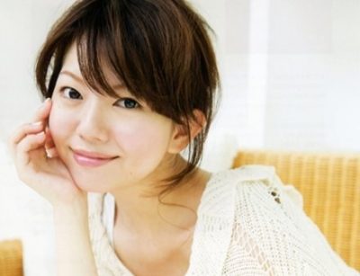 【悲報×秘宝】女声優さんマンぐり返し中の透けパンツを晒される →画像