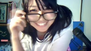 【画像】美少女配信者さん、放送終わったと勘違いした結果ｗｗｗｗｗｗｗｗｗｗ