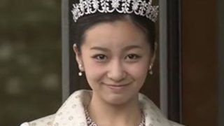 【画像】佳子さま(24)『美しすぎる腹筋』をダンス公演で大公開！