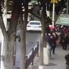 【動画アリ】路上に巨大な陥没穴が出現、バスや歩行者が飲み込まれ６人死亡１０人が行方不明 中国