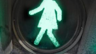 【動画】女さん、すごい勢いで吹っ飛んでしまう・・・