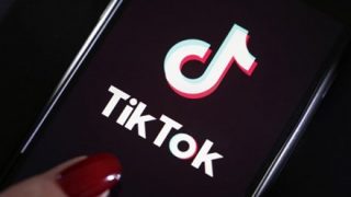 【ﾌｫﾛﾜｰ1.5万】TikTok美少女(19)がＡＶデビューへ →動画像