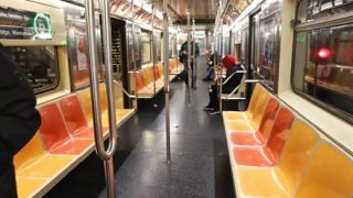 【衝撃映像】アメリカの地下鉄、もうめちゃくちゃ･･･