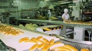 【画像】山○パン工場のバイトがとても楽しそうｗｗｗｗｗｗｗｗ