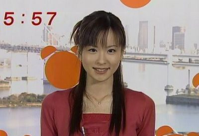 【画像】皆藤愛子(39歳)のノースリーブ×ミニ丈スカート姿にファン激震