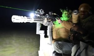 野ブタにM134ミニガン（機関銃）をぶっ放すハンターの映像がエグすぎワロタｗｗｗｗ