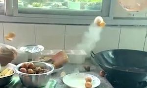 【動画】中国のおばあちゃん、爆発する料理を作ってしまうｗｗｗｗｗ