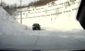 【動画】雪道はすぐに止まれない。北海道で撮影されたスバルミサイルのドラレコ。