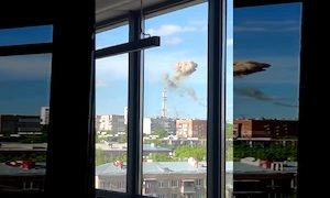 【動画】ロシアの攻撃でウクライナのテレビ塔がポッキリ折られてしまう。