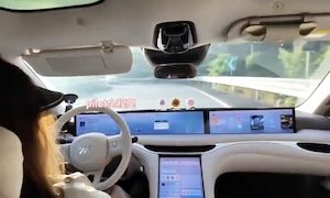 【動画】オートクラッシュ。急カーブを自動運転に任せた結果が（ノ∇`）