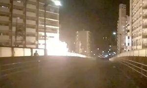 【動画】川口市のマンション爆発の瞬間を捉えたドライブレコーダーが公開される。