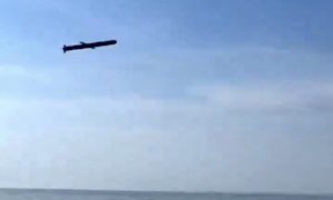 【動画】カスピ海を超低空で飛翔する巡航ミサイルが漁師らのカメラに捉えられる。