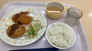 【画像】定時制高校の学食をご覧くださいw