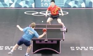 パリ五輪、卓球の決勝戦で魔球を成功させたトルルス・モーレゴード選手の動画。