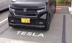 【動画】福岡の民度。テスラの充電スペースをただの駐車場にしてしまう。