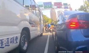 【動画】この事故はさすがに焦る。バイク乗りが記録した台北でのビックリ車載。