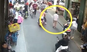 【動画】買い物客で賑わう中国の繁華街にサンタナミサイル。