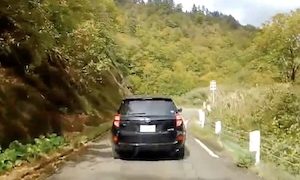 【新潟】ノールックでバックしてきたRAV4に突っ込まれてしまう車載。