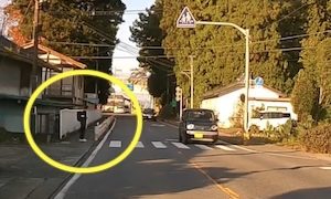 【群馬】子供が横断歩道で待っているのに13台連続で無視される国道120号線。