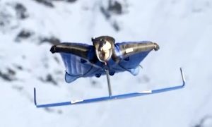 【動画】特殊なウイングスーツで12.5キロを飛行。3つの世界記録を樹立したフライト。