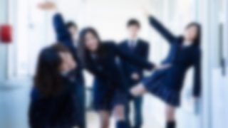 【動画】この右の女子高生って明らかに無理してるよな