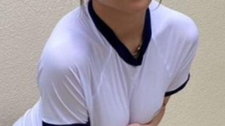 【動画像】美人さん「オッパイで卵を割るチャレンジやってみるｗ」【→】