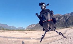 【動画】空飛ぶバイク「エアバイク」の公式発表版が公開される。