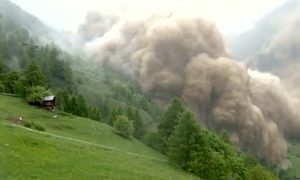 【動画】アルプス山脈の氷河崩壊、ふもとの村を壊滅させてしまう。