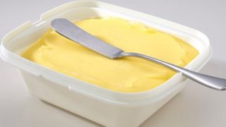 【生活】マーガリン食べてる奴ｗｗｗｗｗｗｗｗＷＷｗ