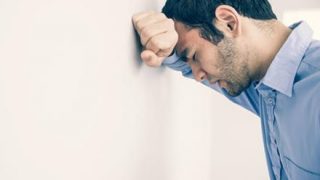 【悲報】オッパイがペッタンコになるブラジャー【画像】