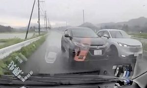 お前が避けろ運転のホンダ・ヴェゼルが正面から突っ込んでくるドラレコ。