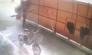 高圧洗車機で電動アシスト自転車を洗おうとした結果（ノ∇`）