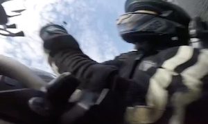 【奈良】登坂車線を攻めていたバイク乗り危険なスリップ事故を起こしてしまう。