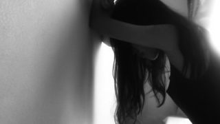 【悲報】10代美人さん、ライフル自殺で失敗した結果……